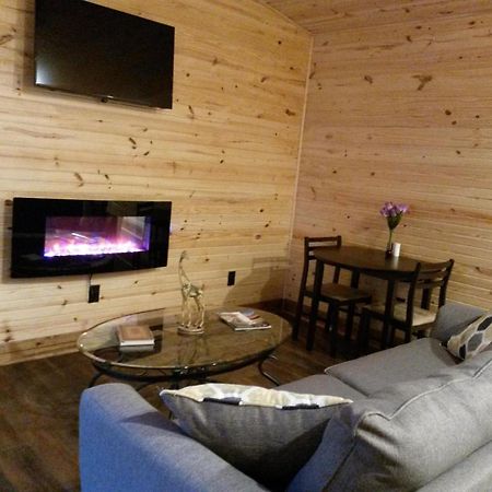 Villa 132 Catherine Park #1 Cozy Romantic Cabin On The Creek Hot Springs Exterior foto